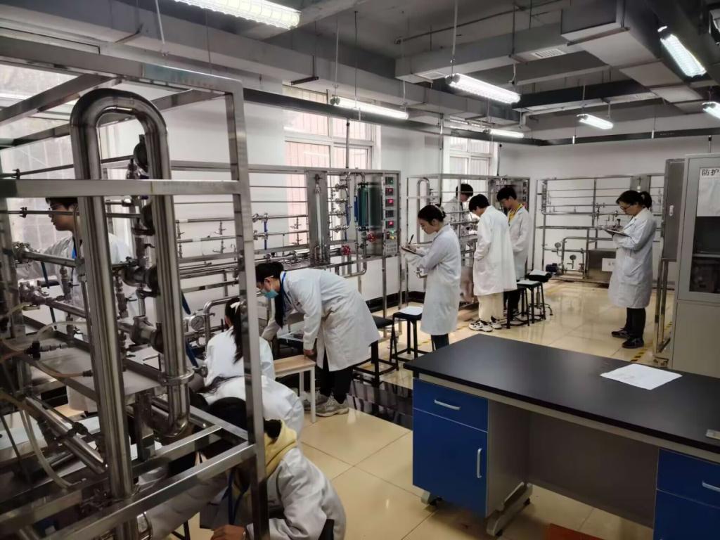 第七届全国大学生化工实验竞赛太阳成集团tyc7111校赛圆满落幕