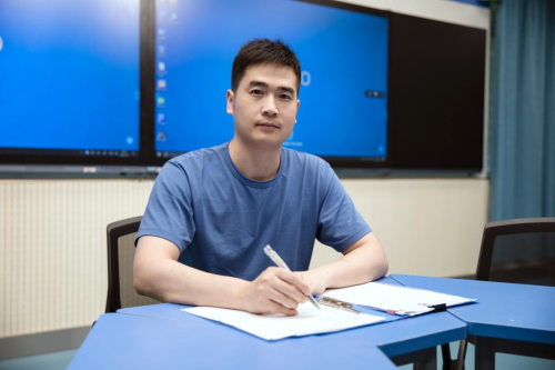 范伟伟 材料系主任